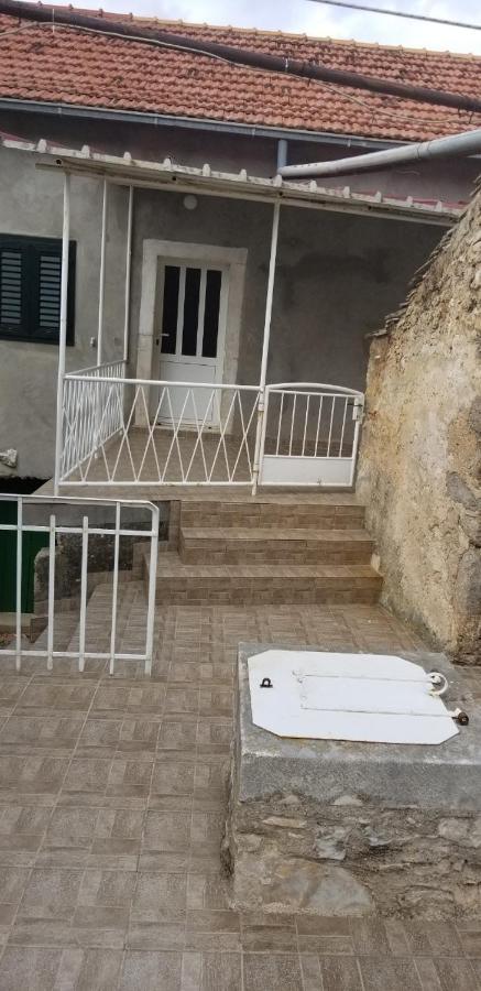 Apartman Bogdan Jelsa  Buitenkant foto