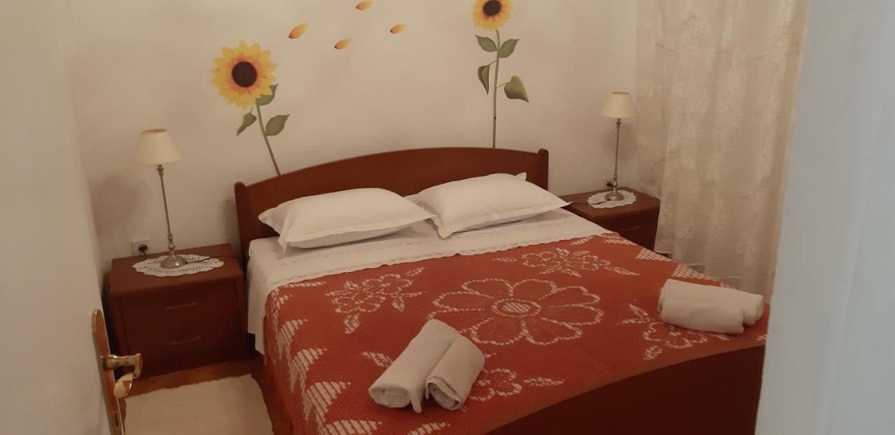 Apartman Bogdan Jelsa  Buitenkant foto