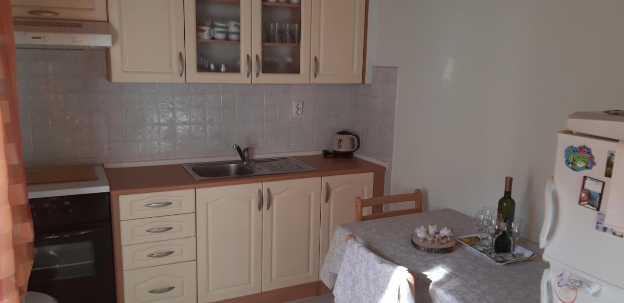 Apartman Bogdan Jelsa  Buitenkant foto