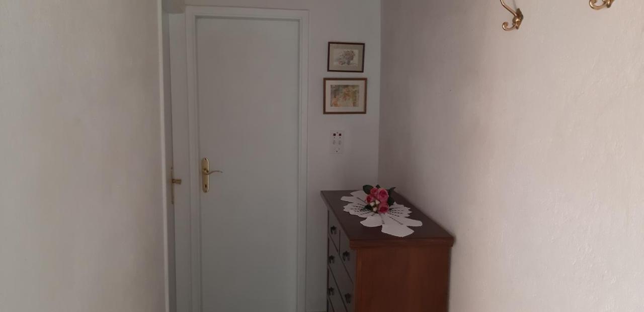 Apartman Bogdan Jelsa  Buitenkant foto